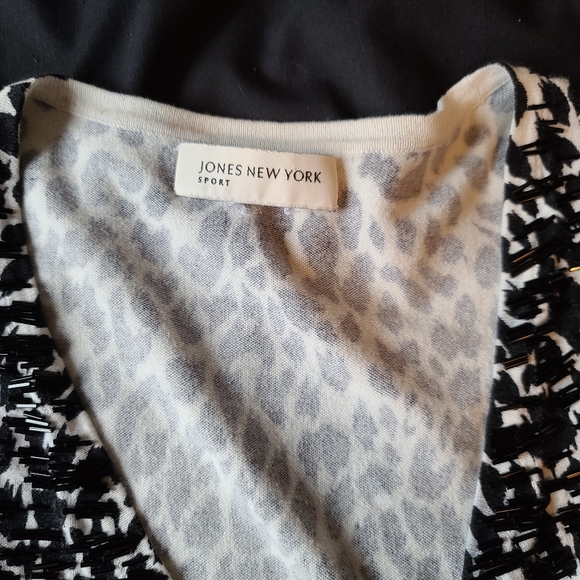 Button up cardigan - Picture 2 of 2